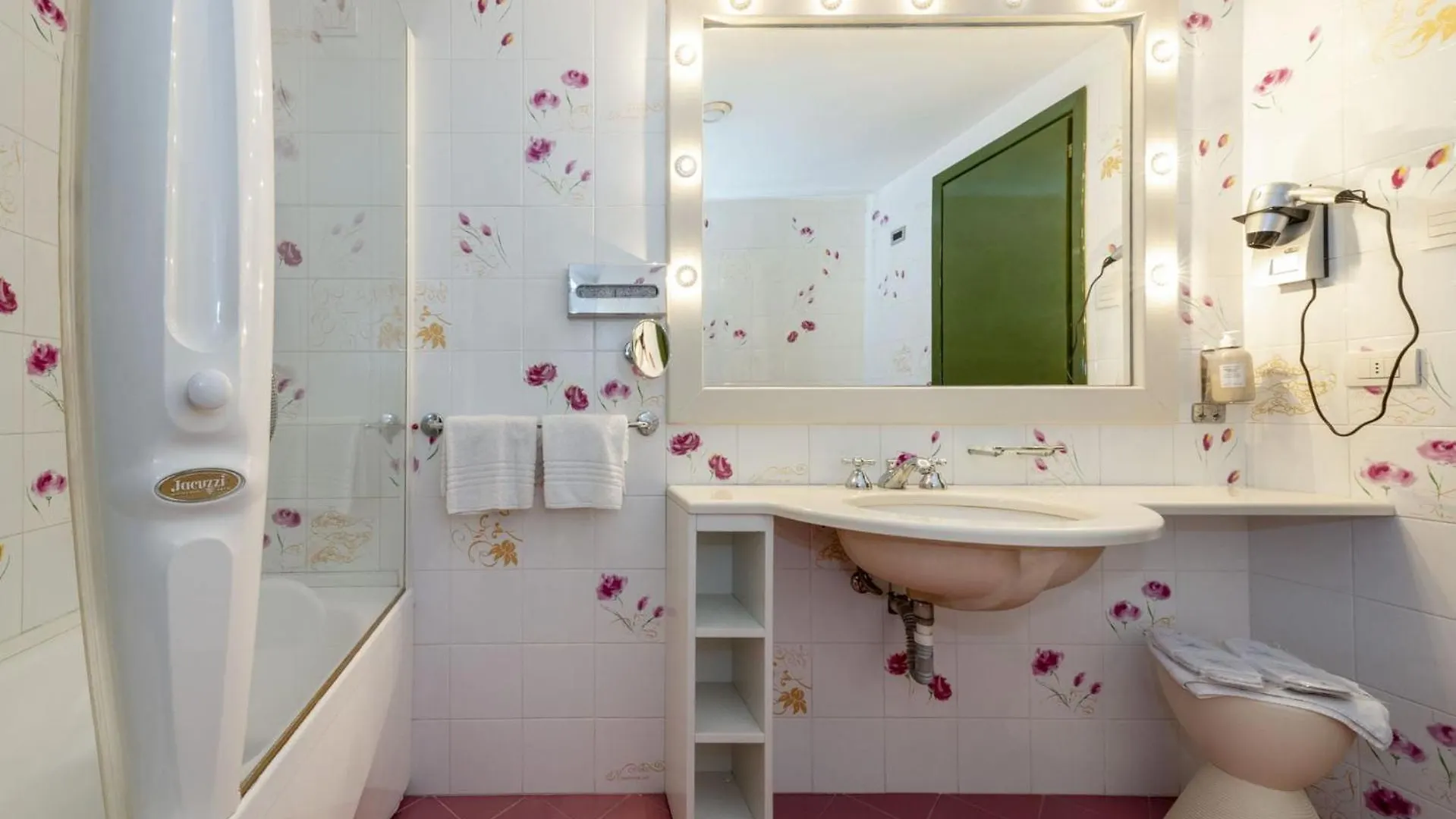 Hotel Delle Rose Terme & Wellnesspa モンティチェッリ・テルメ
